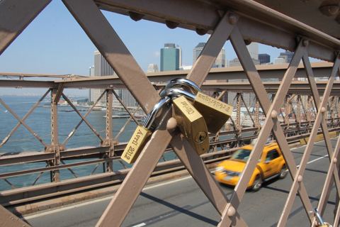 Замок на двери: длинный пароль работает как прочный засов
