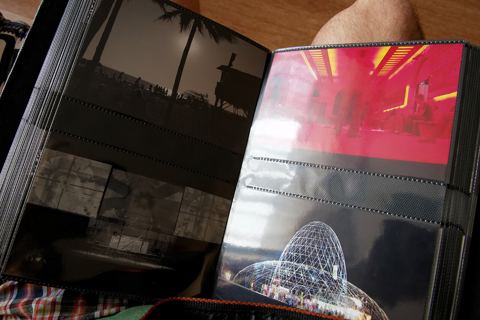 Бумажный фотоальбом — наглядный пример семейного архива